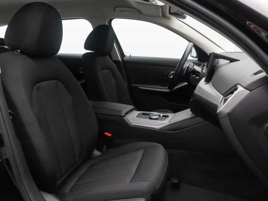 BMW 318 i GeschwindigReg HUD DAB Kamera LED Sport 04/2023-photo-35