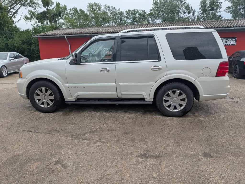 Lincoln Navigator 05/2004-photo-2