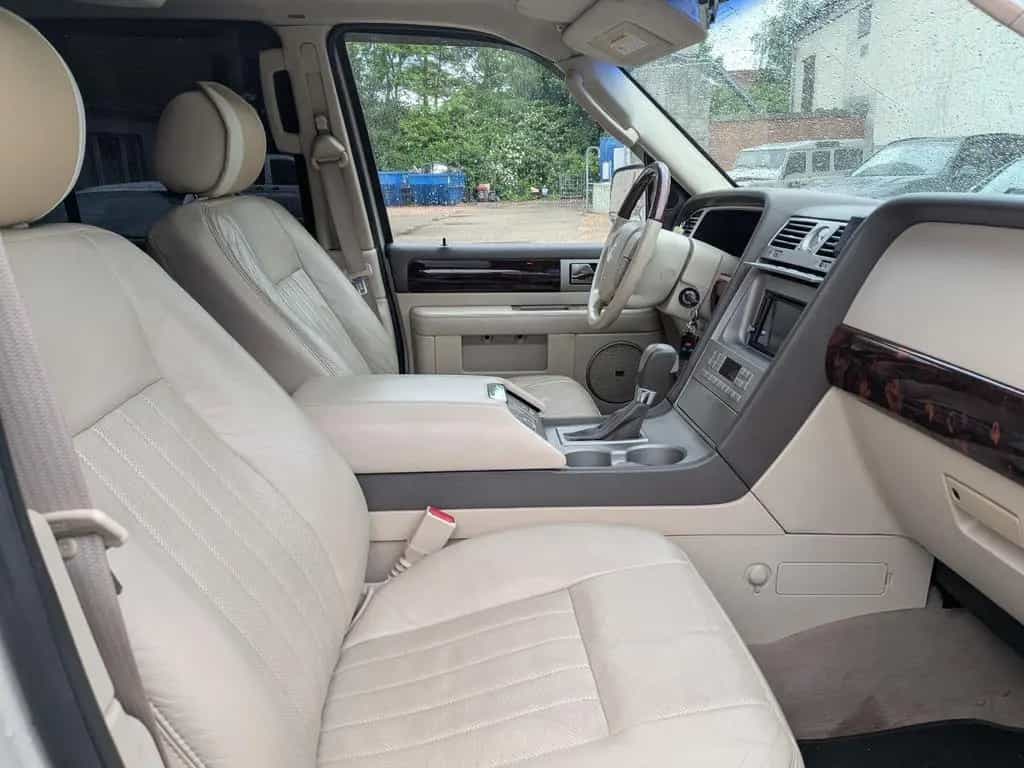 Lincoln Navigator 05/2004-photo-9