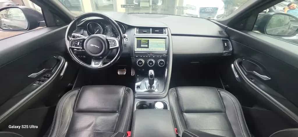 Jaguar E-Pace R-Dynamic AWD PANO.TÜV+INSPEKTION NEU 01/2019-photo-11