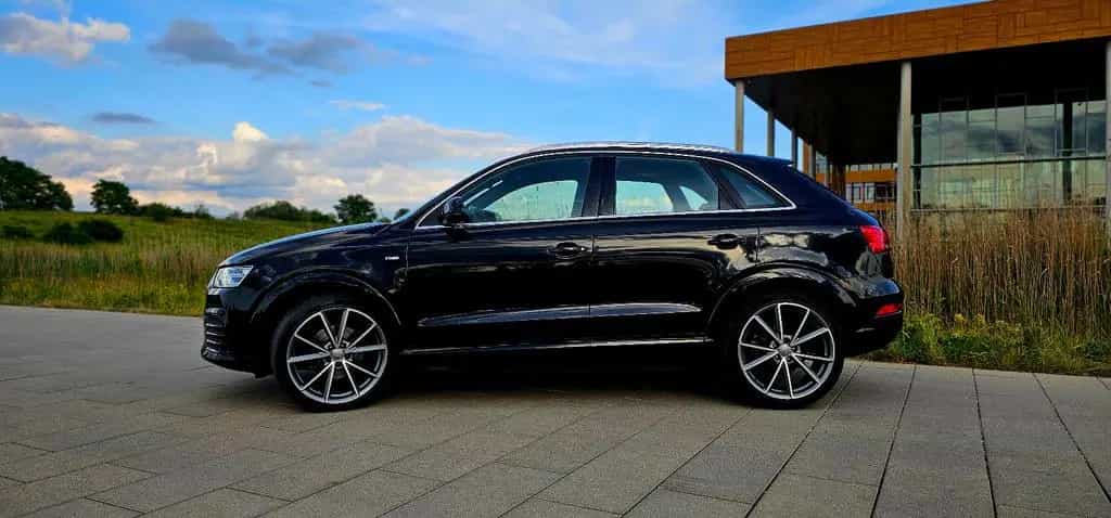 Audi Q3 1.4 TFSI S Line S Tronic schwarz metallic 06/2018-photo-1