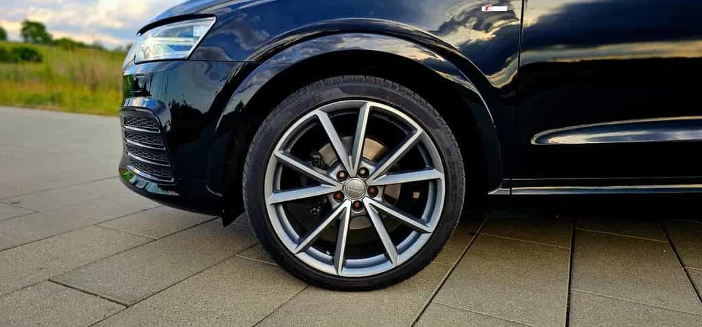 Audi Q3 1.4 TFSI S Line S Tronic schwarz metallic 06/2018-photo-4