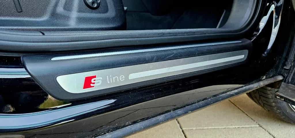 Audi Q3 1.4 TFSI S Line S Tronic schwarz metallic 06/2018-photo-5