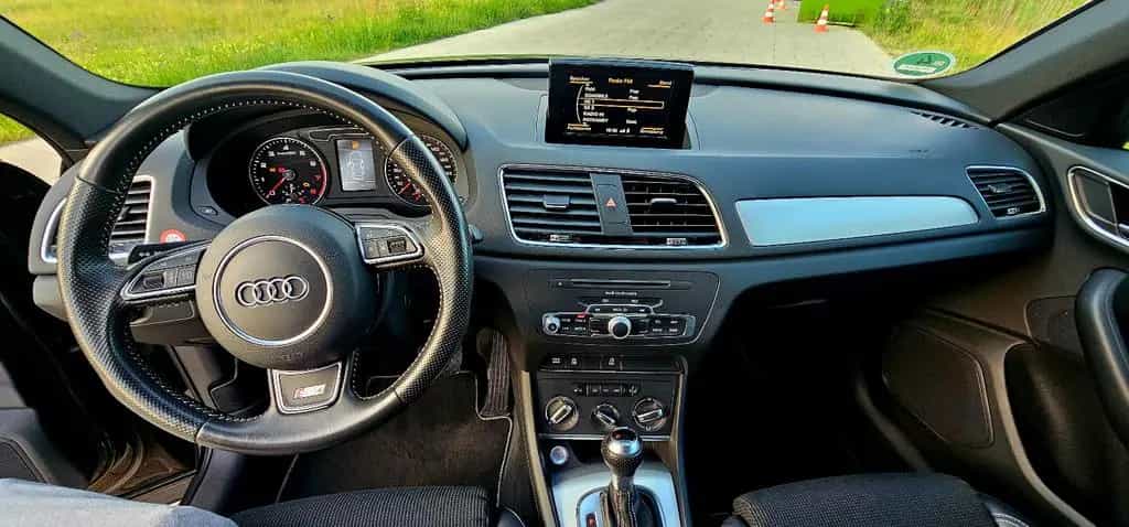 Audi Q3 1.4 TFSI S Line S Tronic schwarz metallic 06/2018-photo-6