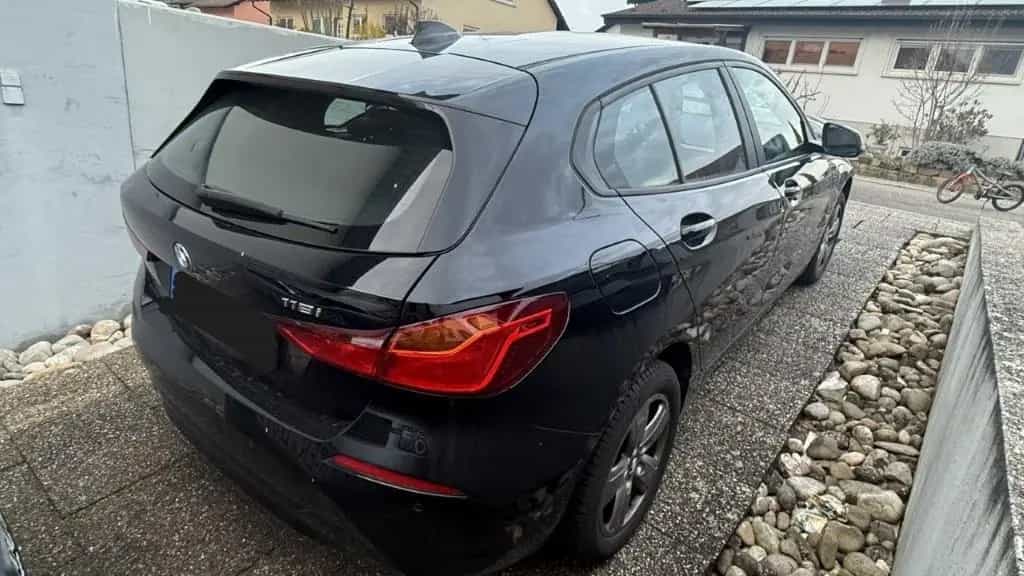 BMW 118 i Advantage Advantage 11/2019-photo-3
