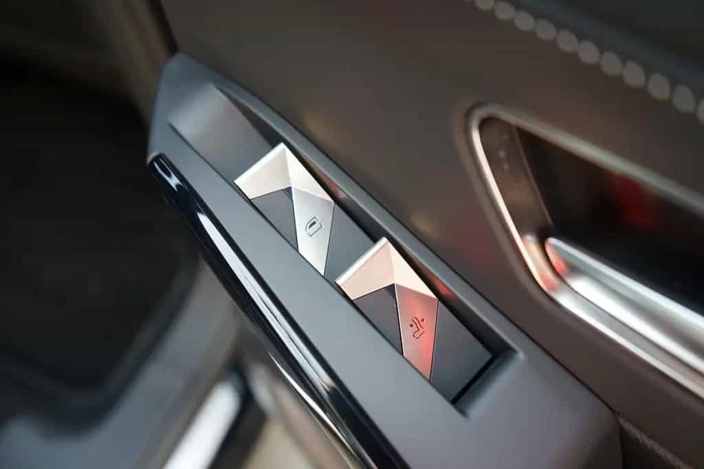 DS Automobiles Other 7 Crossback 2.0 Aut. Totwinkel Sitzbelüftung LED 06/2020-photo-31