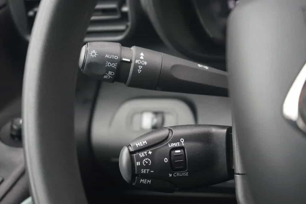 Citroën Berlingo 1.2 12V Klimaaut. Sitzheizung Tempomat 01/2020-photo-16