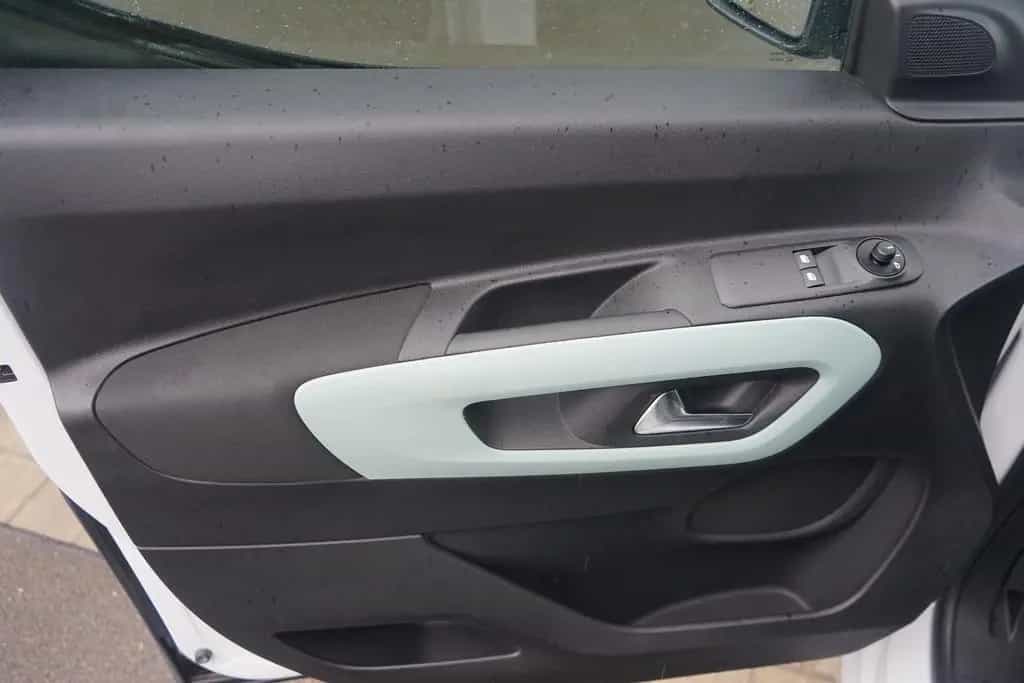 Citroën Berlingo 1.2 12V Klimaaut. Sitzheizung Tempomat 01/2020-photo-19