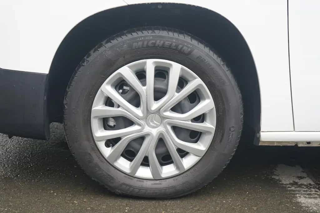 Citroën Berlingo 1.2 12V Klimaaut. Sitzheizung Tempomat 01/2020-photo-27