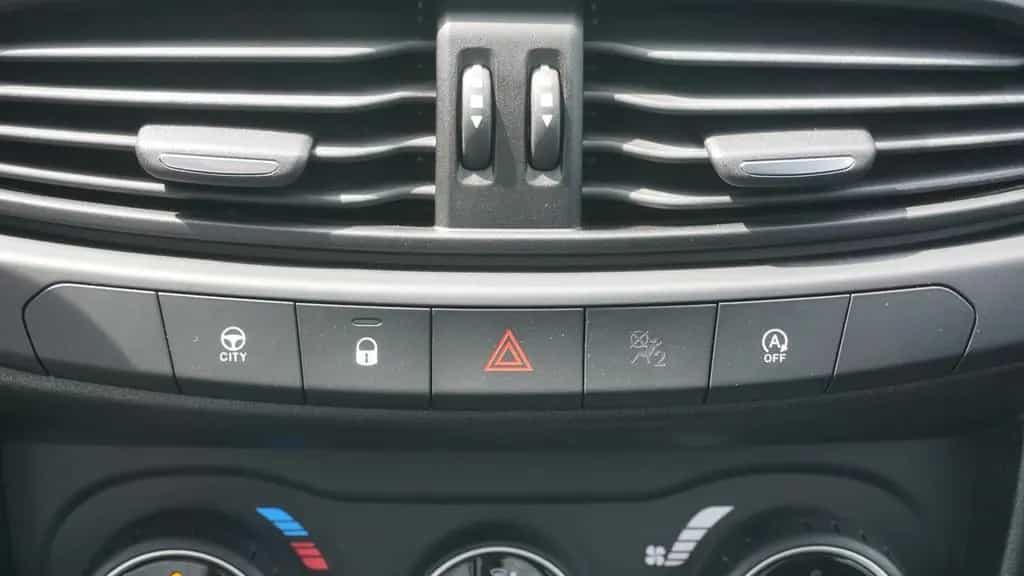 Fiat Tipo Limousine 1.4 Kamera PDC Bluetooth Tempomat 01/2020-photo-25