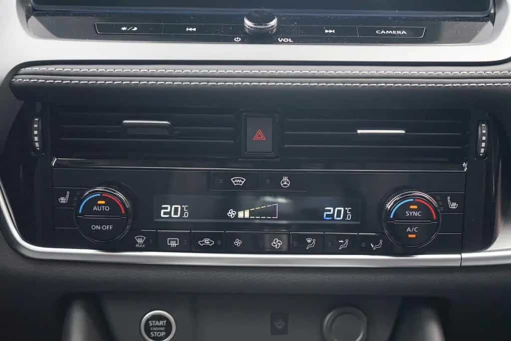 Nissan Qashqai N-Connecta+ 1.3 Dig-T Matrix ACC Navi Pa 03/2026-photo-16