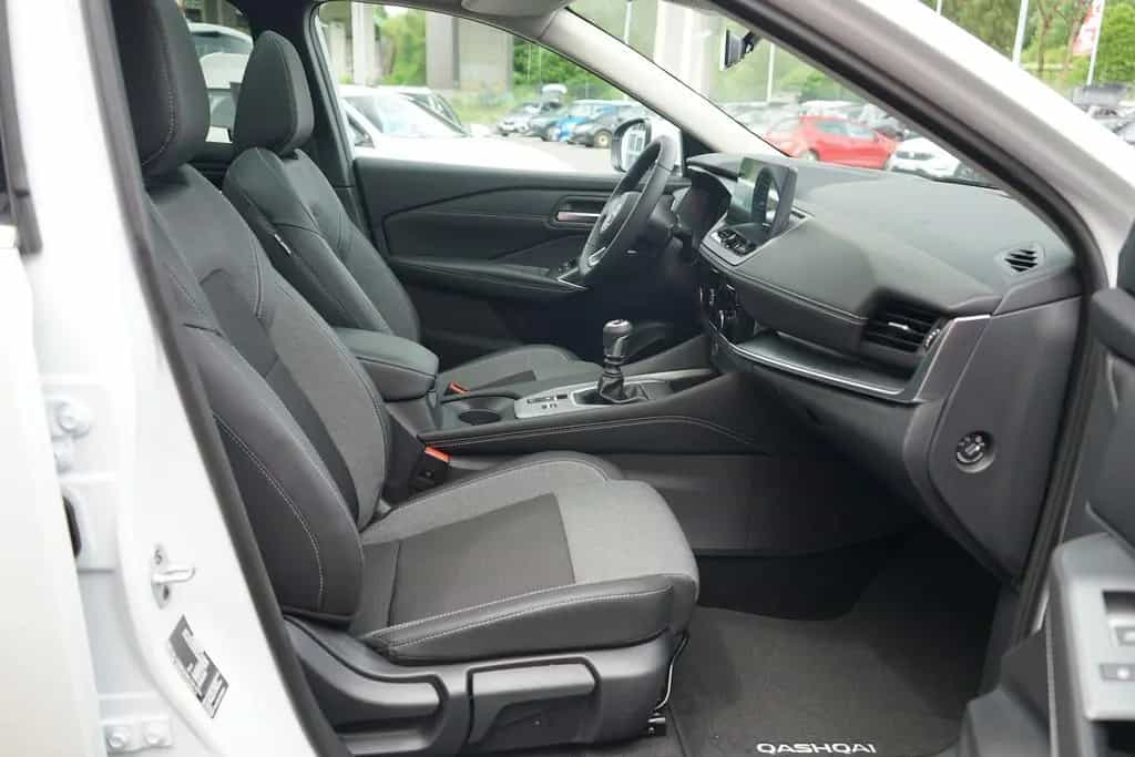 Nissan Qashqai N-Connecta+ 1.3 Dig-T Matrix ACC Navi Pa 03/2026-photo-32