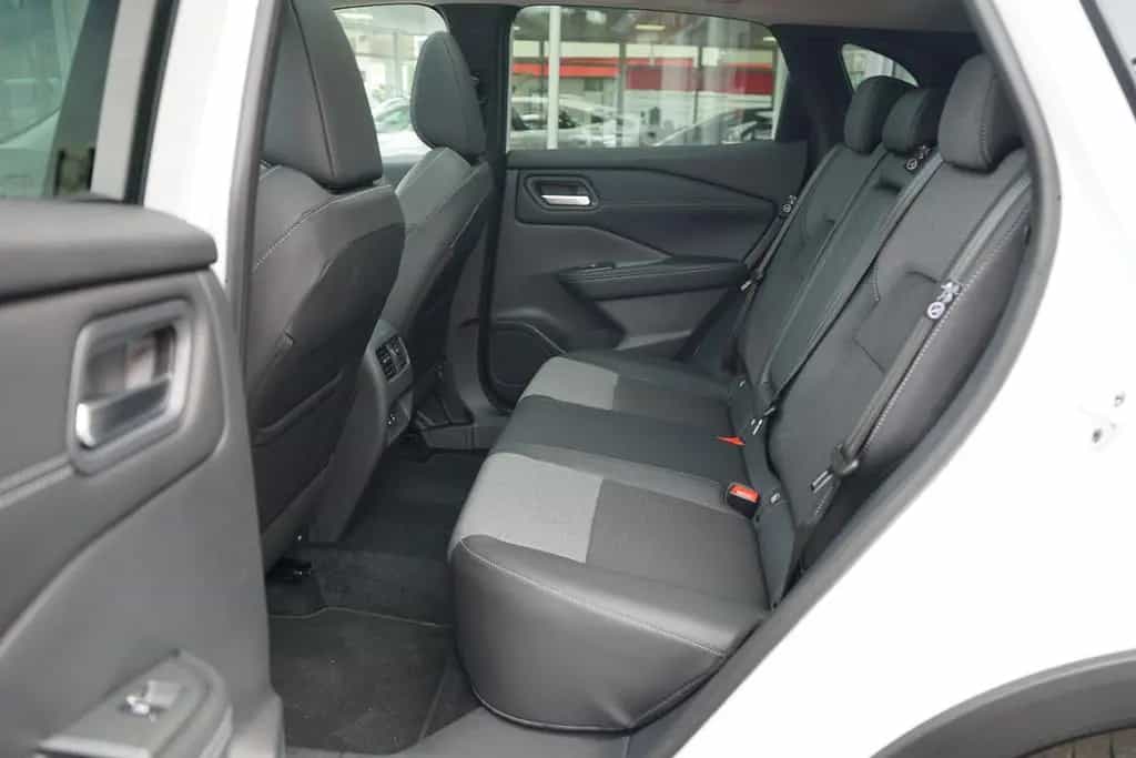 Nissan Qashqai N-Connecta+ 1.3 Dig-T Matrix ACC Navi Pa 03/2026-photo-33