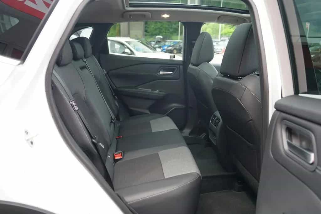 Nissan Qashqai N-Connecta+ 1.3 Dig-T Matrix ACC Navi Pa 03/2026-photo-34