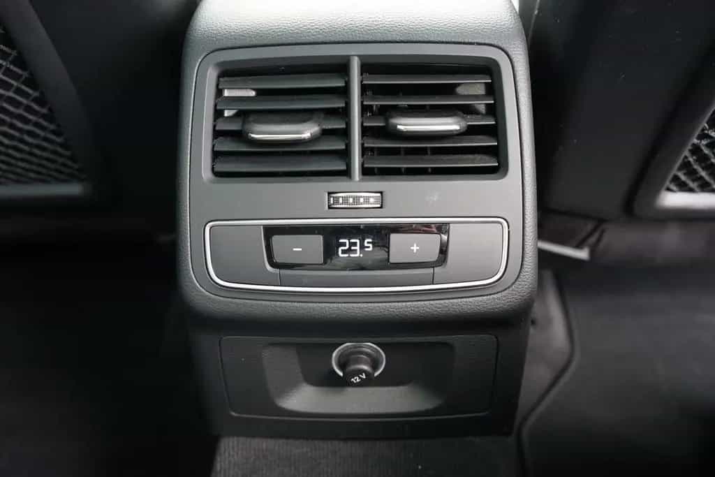Audi A4 Avant 35 TFSI LED ACC 360° AHK Navi Panorama 02/2019-photo-12