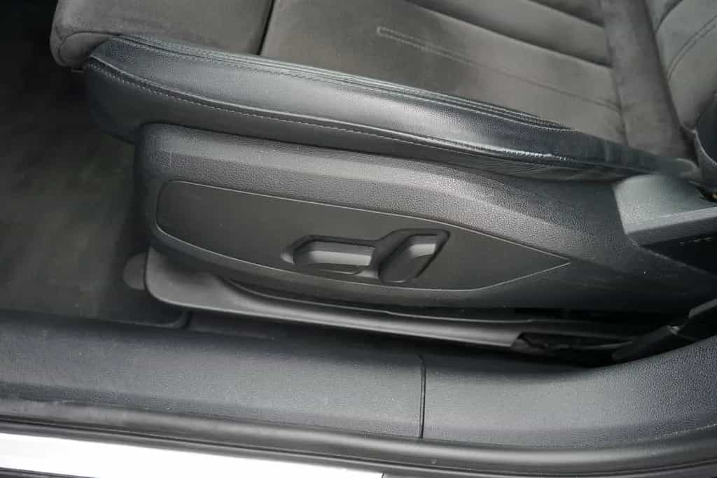 Audi A4 Avant 35 TFSI LED ACC 360° AHK Navi Panorama 02/2019-photo-16