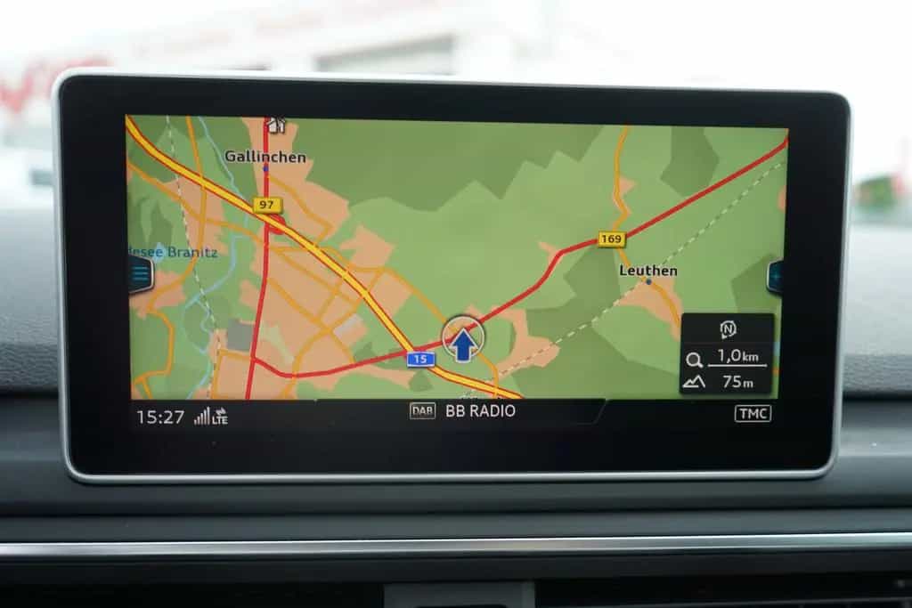 Audi A4 Avant 35 TFSI LED ACC 360° AHK Navi Panorama 02/2019-photo-25