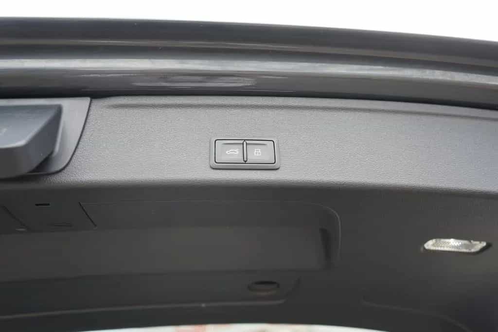 Audi A4 Avant 35 TFSI LED ACC 360° AHK Navi Panorama 02/2019-photo-8