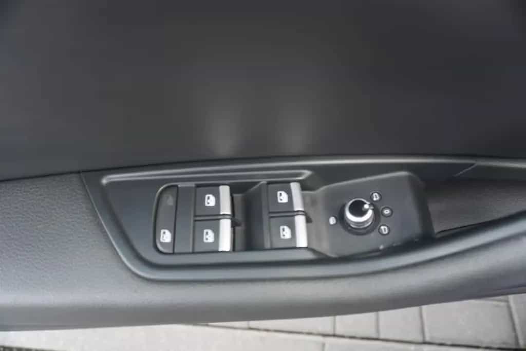 Audi A4 1.4 TFSI Avant S-Line Navi Kamera Sitzheizung 11/2017-photo-12