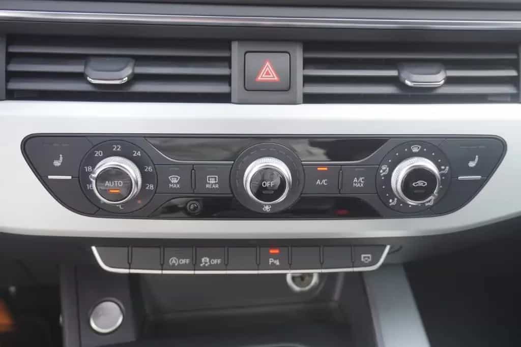 Audi A4 1.4 TFSI Avant S-Line Navi Kamera Sitzheizung 11/2017-photo-23