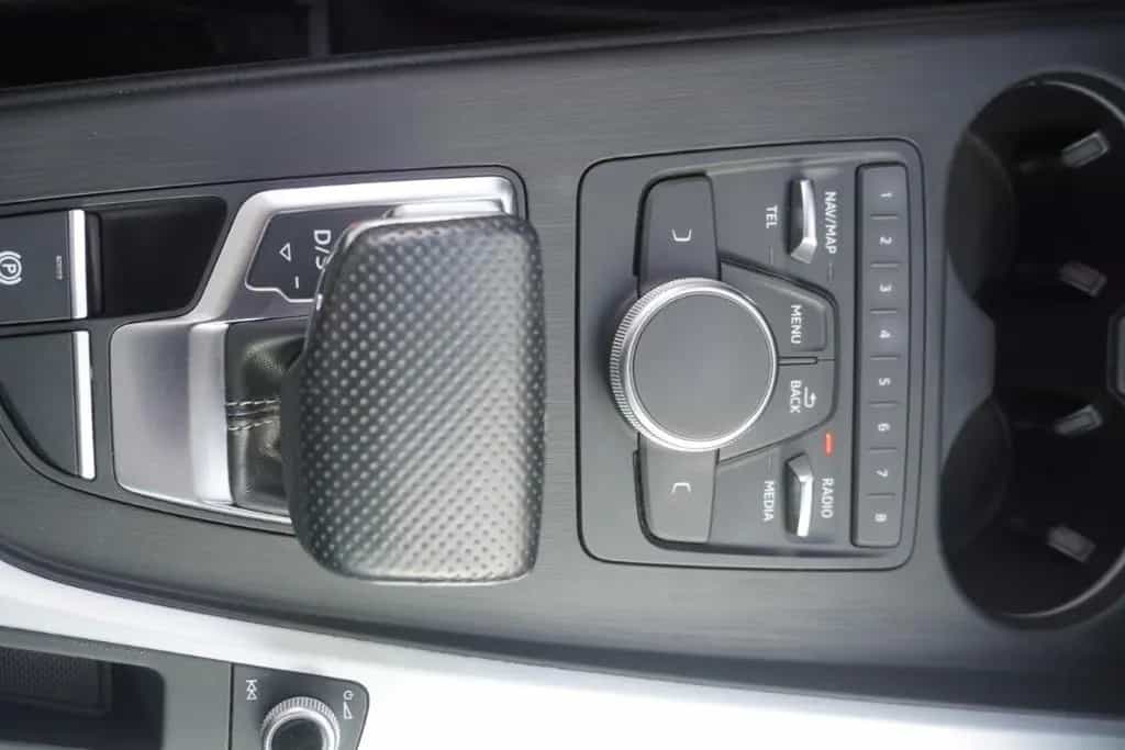 Audi A4 1.4 TFSI Avant S-Line Navi Kamera Sitzheizung 11/2017-photo-24