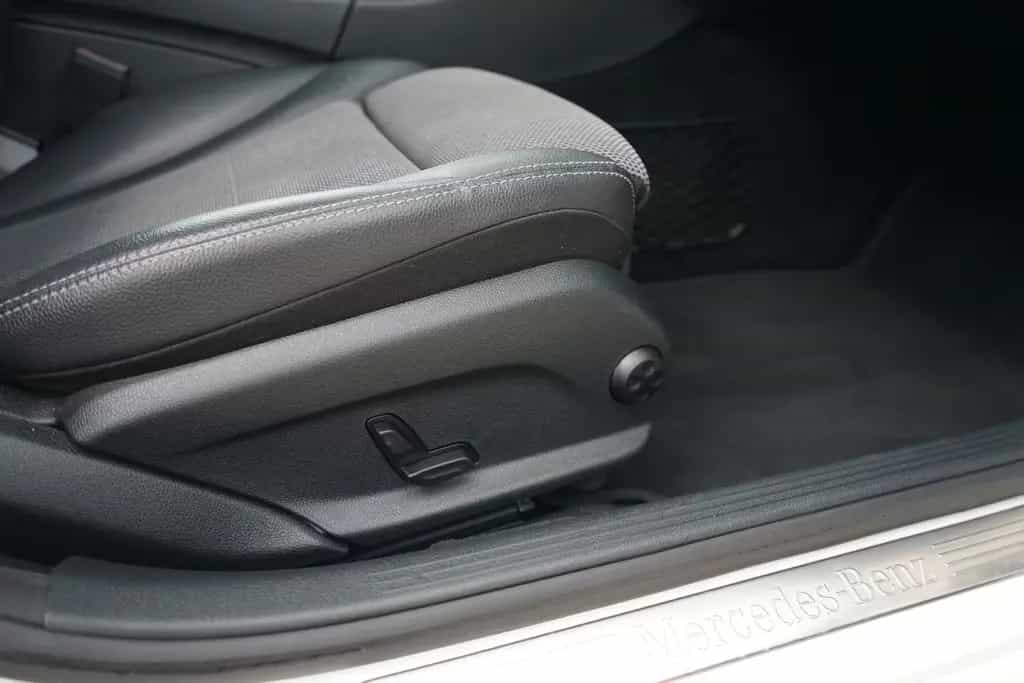 Mercedes-Benz C 200 C200 T-Modell  Avantgarde Aut. LED Navi Kamera 11/2019-photo-14
