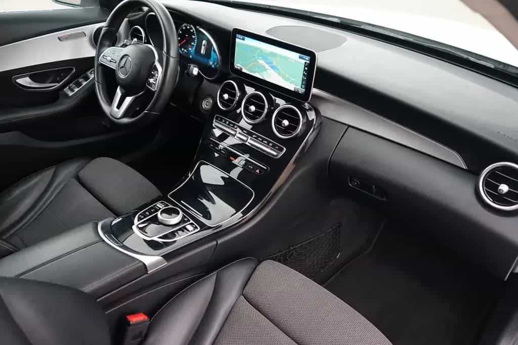 Mercedes-Benz C 200 C200 T-Modell  Avantgarde Aut. LED Navi Kamera 11/2019-photo-4