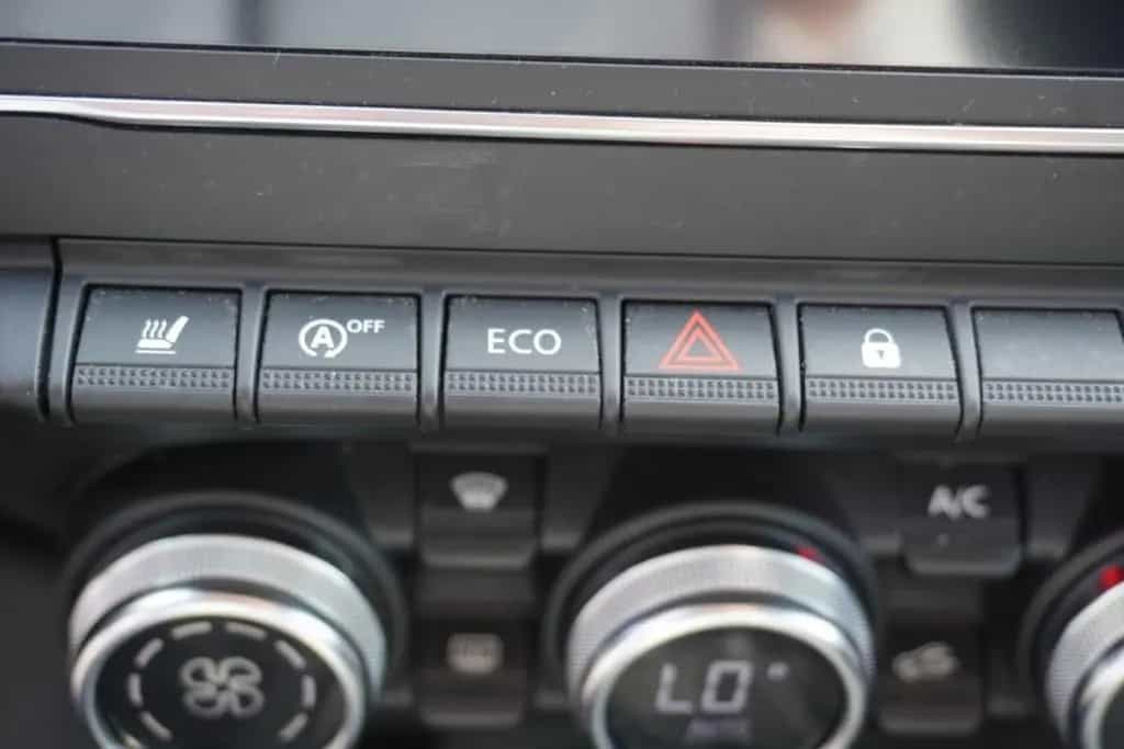 Renault Captur 1.3 TCE Intens LED Navi Sitzheizung DAB 09/2020-photo-28