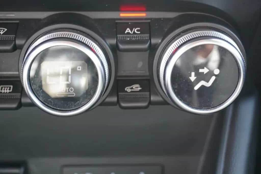 Renault Captur 1.3 TCE Intens LED Navi Sitzheizung DAB 09/2020-photo-31
