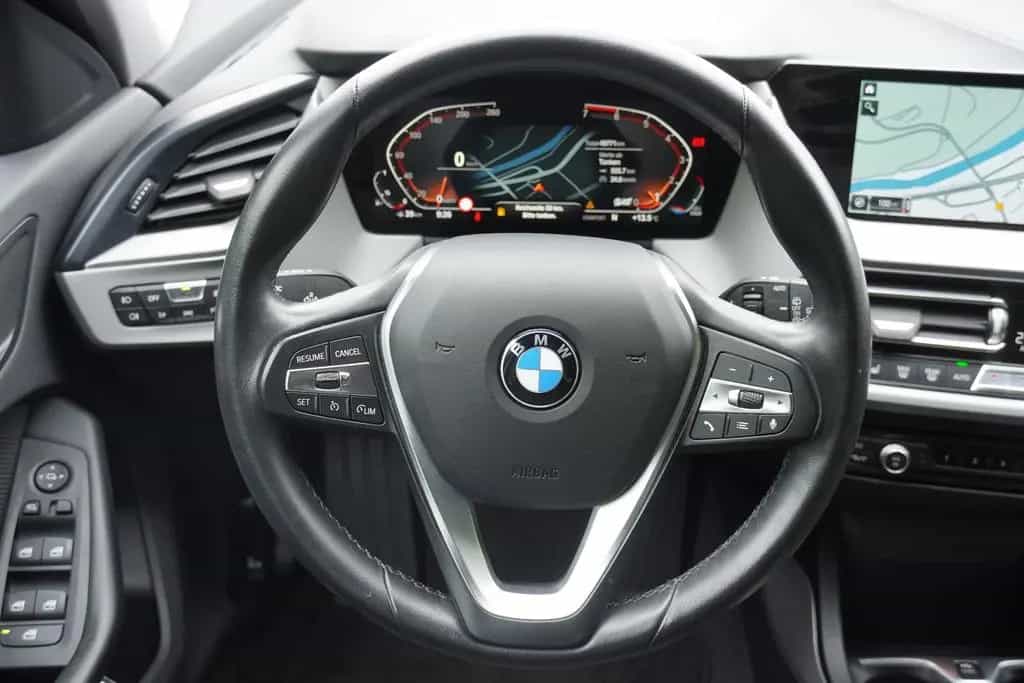 BMW 118 i Advantage LED Navi Totwinkel Kamera PDC 08/2021-photo-12