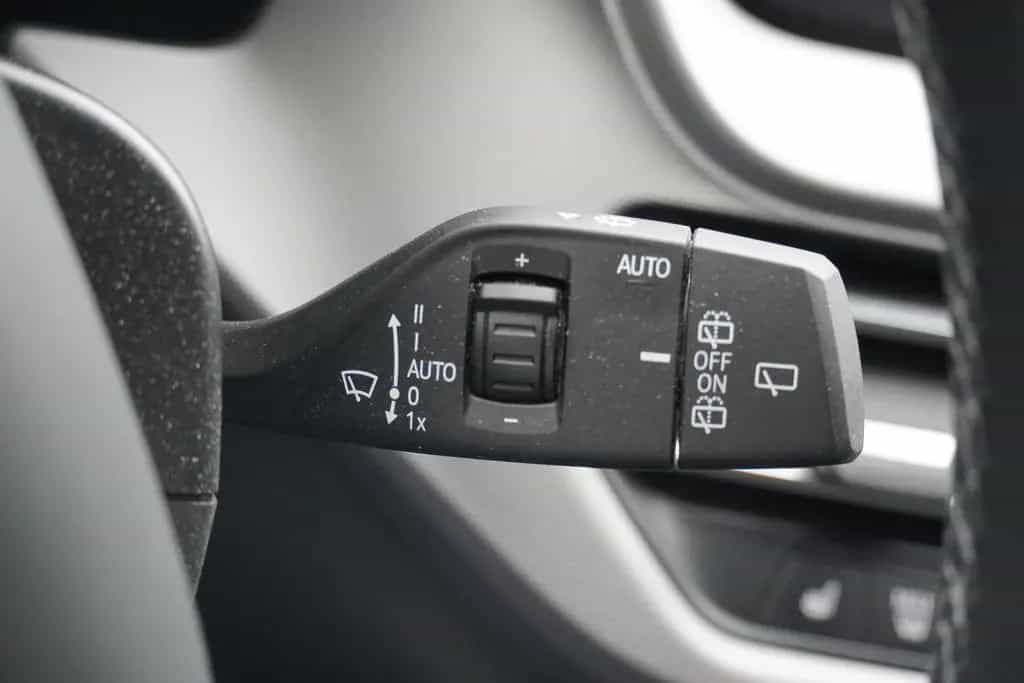 BMW 118 i Advantage LED Navi Totwinkel Kamera PDC 08/2021-photo-16