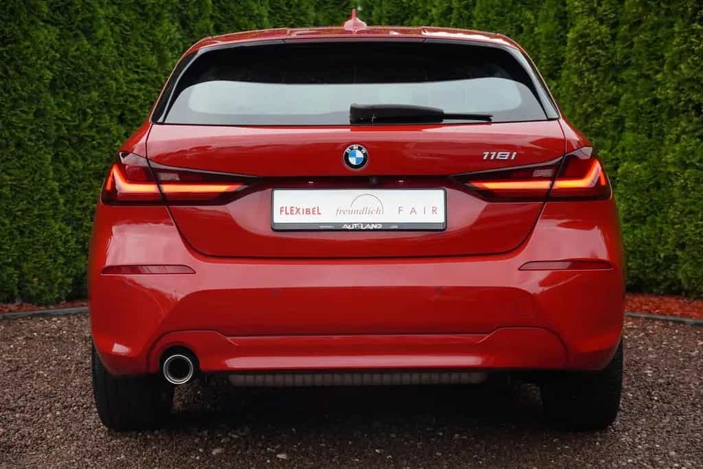 BMW 118 i Advantage LED Navi Totwinkel Kamera PDC 08/2021-photo-3