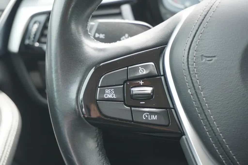 BMW 520 i Lim. Aut. LED Navi Tempomat Leder Kamera 05/2018-photo-19