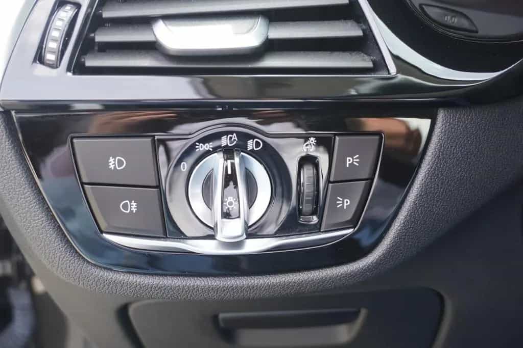 BMW 520 i Lim. Aut. LED Navi Tempomat Leder Kamera 05/2018-photo-23