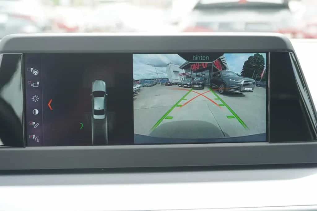 BMW 520 i Lim. Aut. LED Navi Tempomat Leder Kamera 05/2018-photo-26