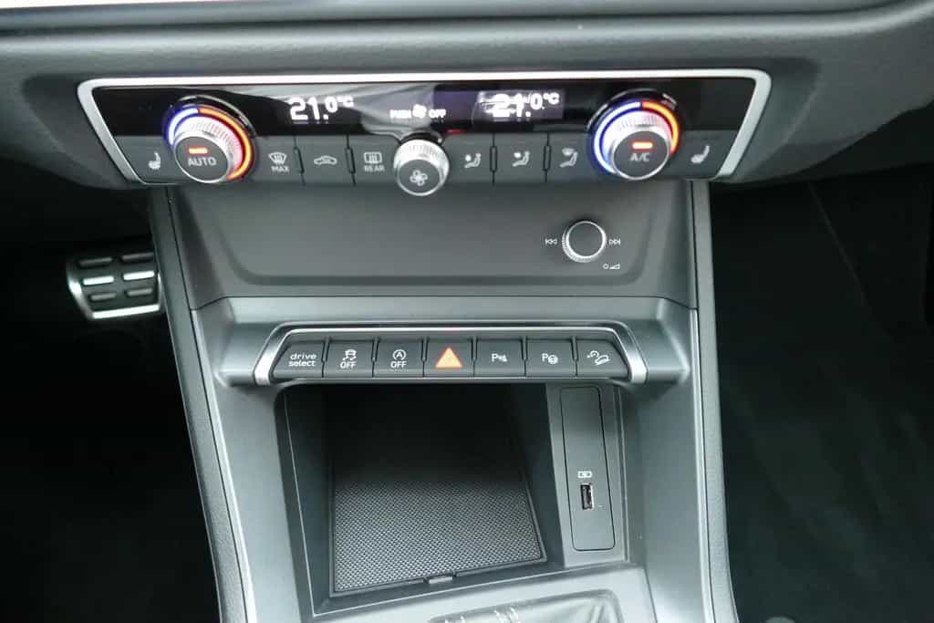 Audi Q3 40 2.0 TFSI quattro S line LED Navi ACC PDC 12/2019-photo-17