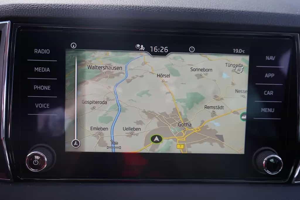 Skoda Karoq 1.5 TSI Tour VC LED Navi ACC Kamera DAB 04/2022-photo-10