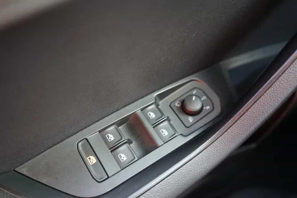 Skoda Karoq 1.5 TSI Tour VC LED Navi ACC Kamera DAB 04/2022-photo-21