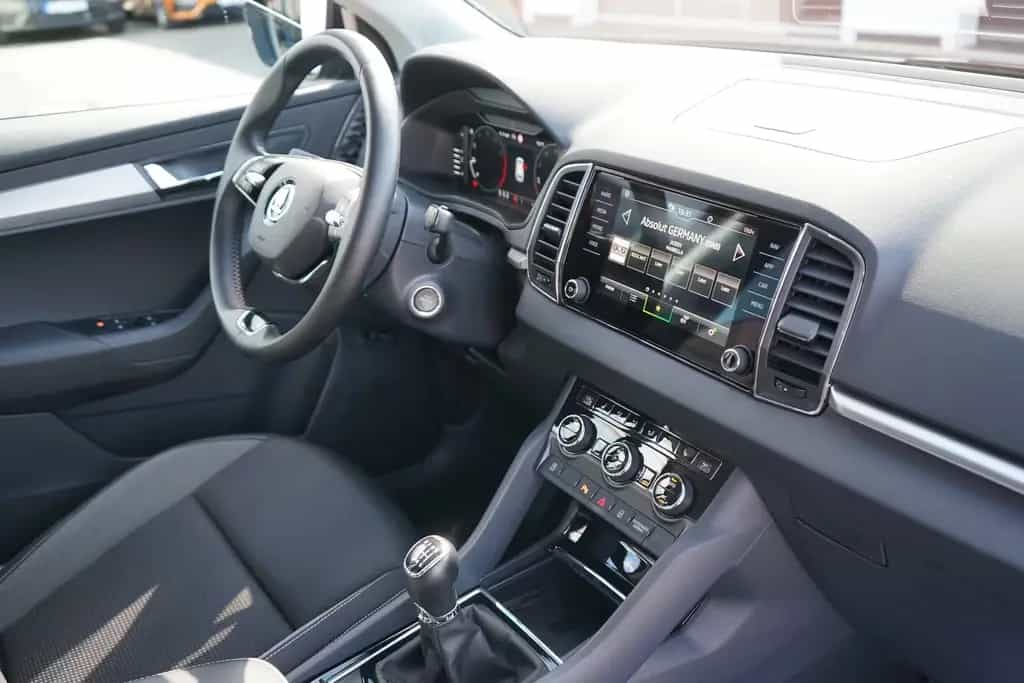 Skoda Karoq 1.5 TSI Tour VC LED Navi ACC Kamera DAB 04/2022-photo-4