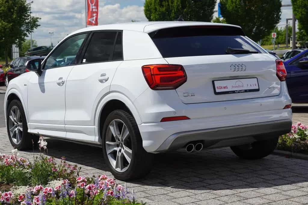 Audi Q2 35 1.5 TFSI S line LED Tempomat AHK PDC Navi 05/2020-photo-5