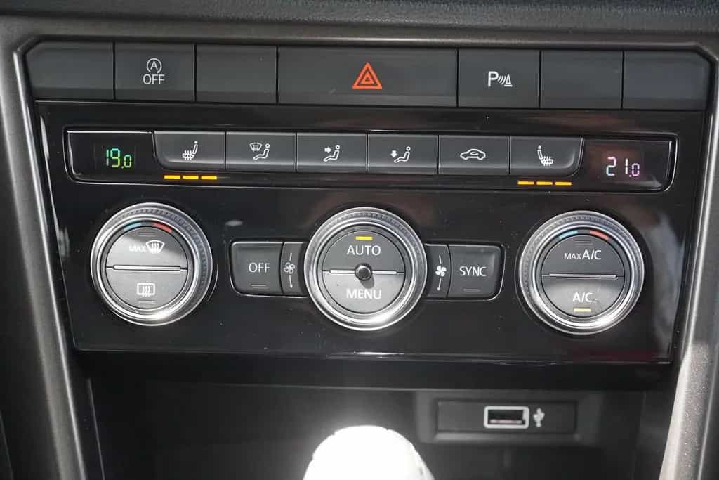 Volkswagen T-Roc 1.5 16V TSI Style LED Navi AHK ACC PDC 06/2018-photo-20