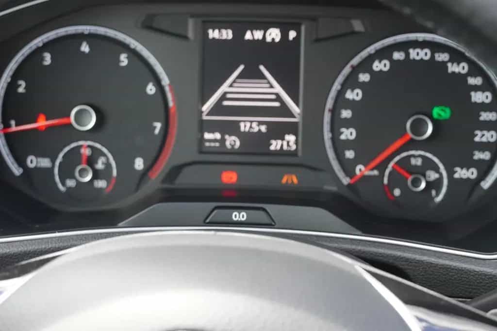 Volkswagen T-Roc 1.5 16V TSI Style LED Navi AHK ACC PDC 06/2018-photo-29