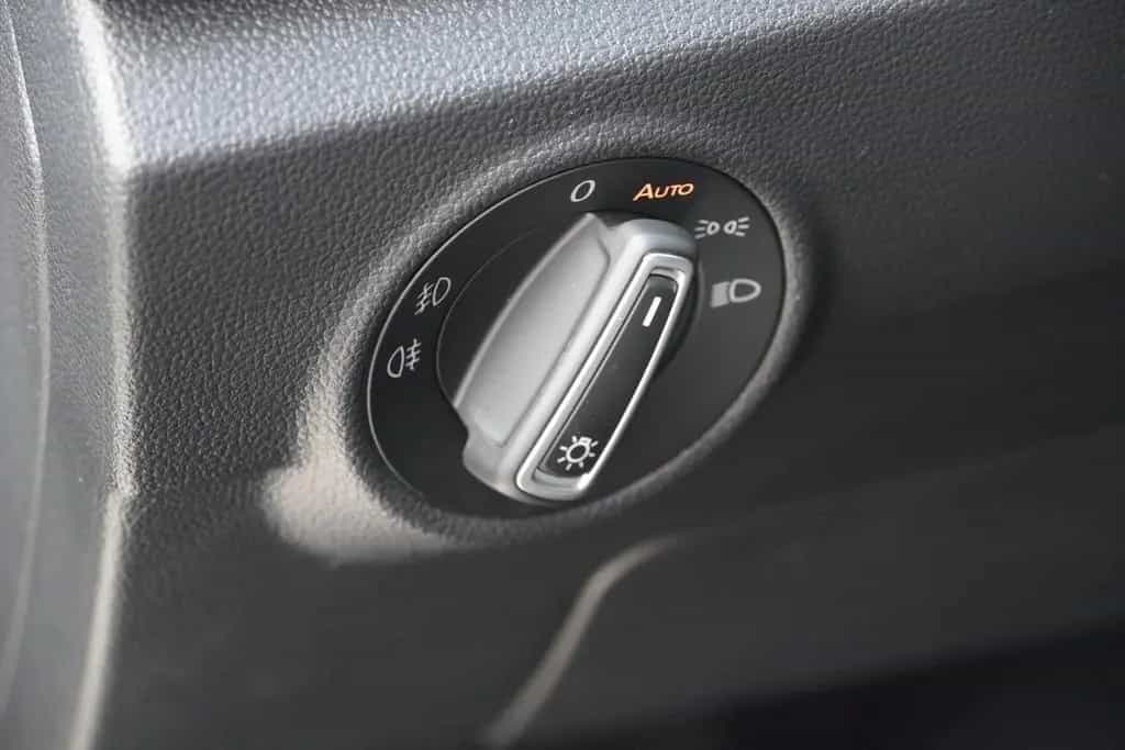 Volkswagen T-Roc 1.5 16V TSI Style LED Navi AHK ACC PDC 06/2018-photo-30