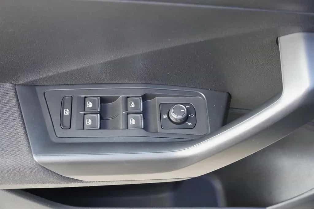 Volkswagen T-Roc 1.5 16V TSI Style LED Navi AHK ACC PDC 06/2018-photo-31