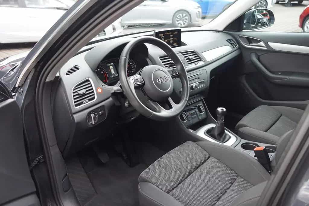 Audi Q3 1.4 TFSI sport LED Klimaaut. Sitzheizung AHK 05/2018-photo-10