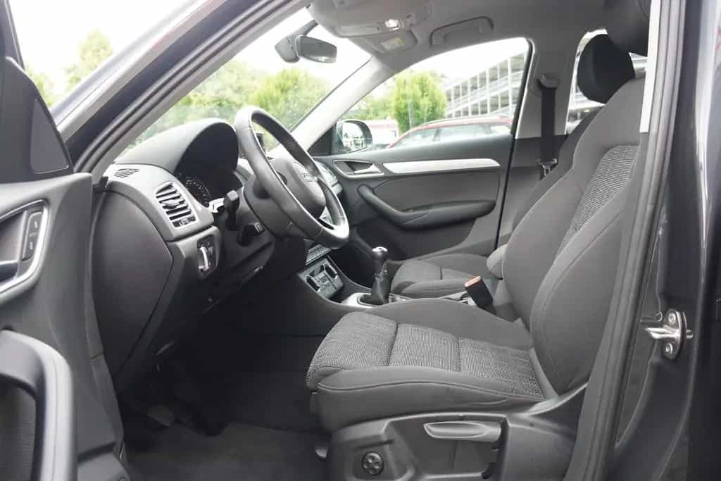 Audi Q3 1.4 TFSI sport LED Klimaaut. Sitzheizung AHK 05/2018-photo-11