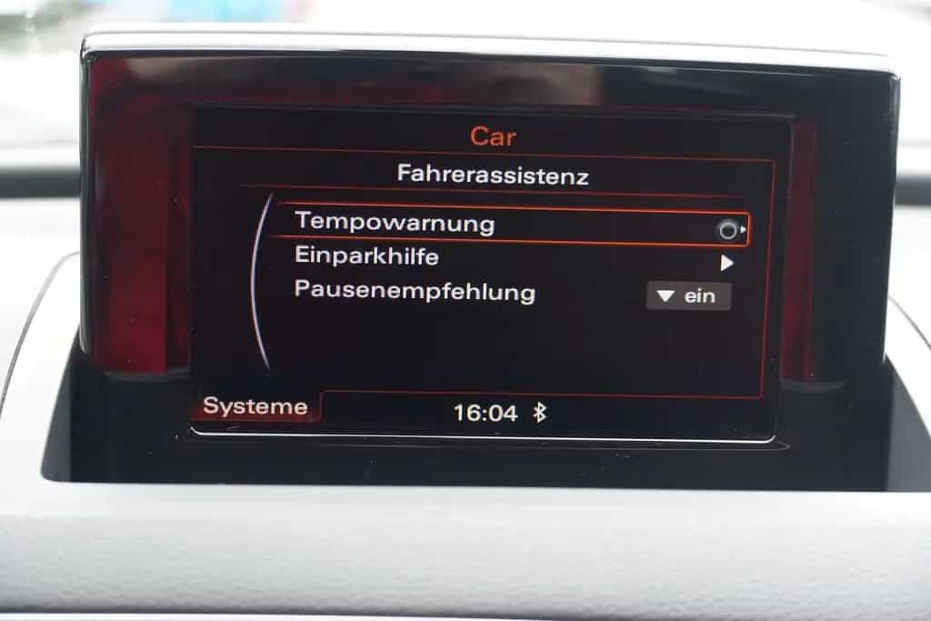 Audi Q3 1.4 TFSI sport LED Klimaaut. Sitzheizung AHK 05/2018-photo-17