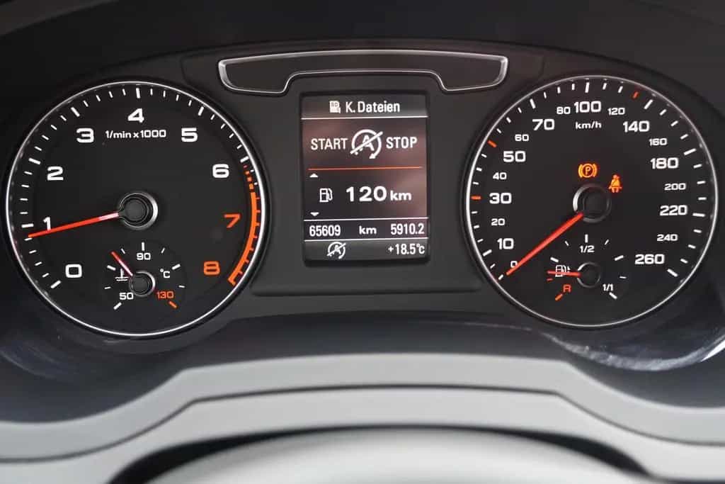 Audi Q3 1.4 TFSI sport LED Klimaaut. Sitzheizung AHK 05/2018-photo-18