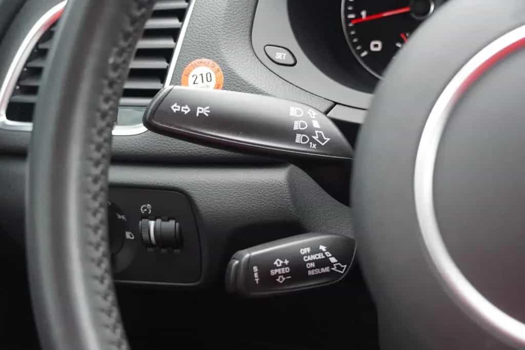 Audi Q3 1.4 TFSI sport LED Klimaaut. Sitzheizung AHK 05/2018-photo-21