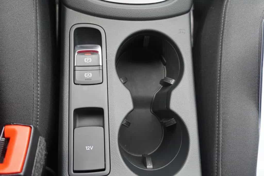 Audi Q3 1.4 TFSI sport LED Klimaaut. Sitzheizung AHK 05/2018-photo-28